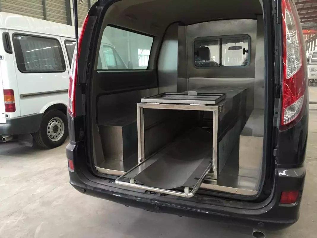 遗体运输车